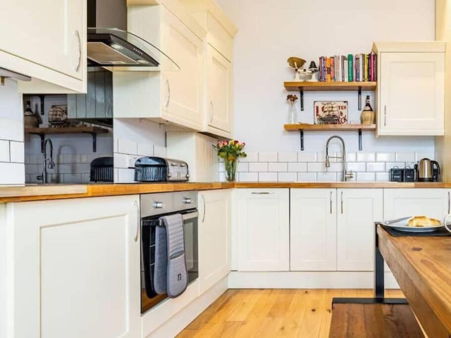 Appartement Number 7 Torquay Stunning Sea Views Extérieur photo