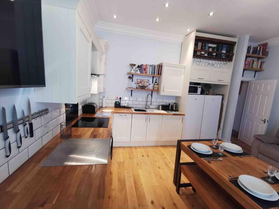 Appartement Number 7 Torquay Stunning Sea Views Extérieur photo